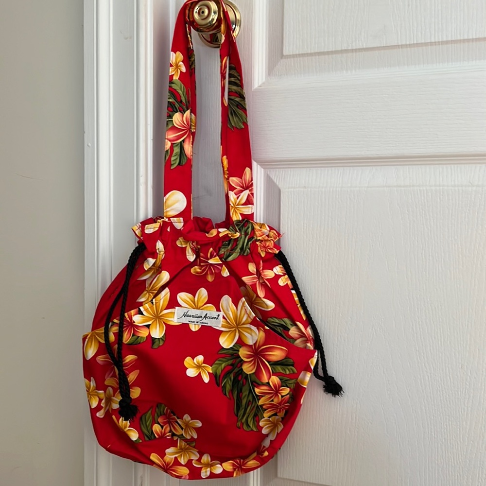 NWOT Hawaiian Fabric Drawstring Bag 🌺